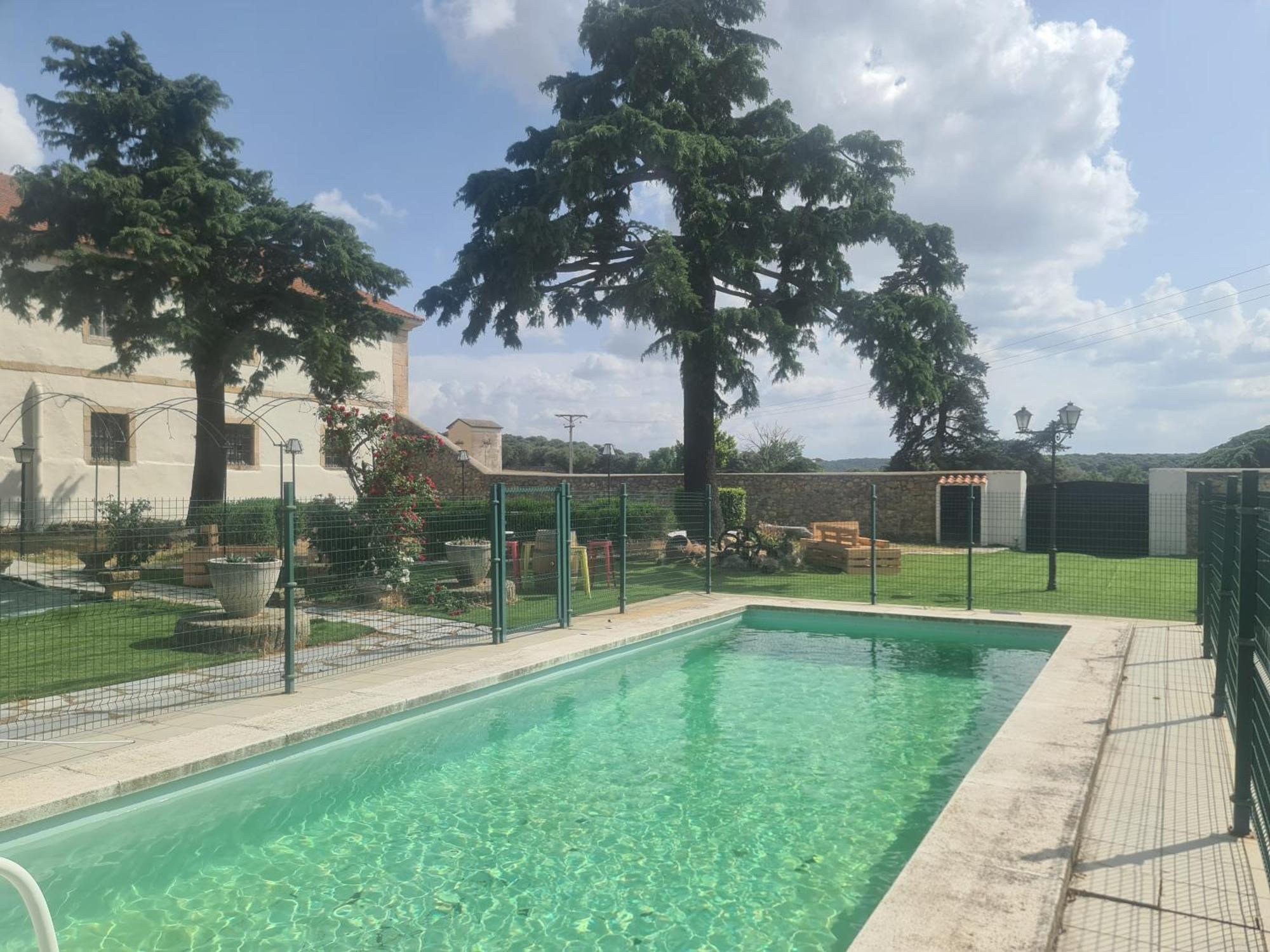 Casa Rural Palacio Conde De Aldana Con Piscina Entre Encinares Y Dehesas Terradillos Ngoại thất bức ảnh