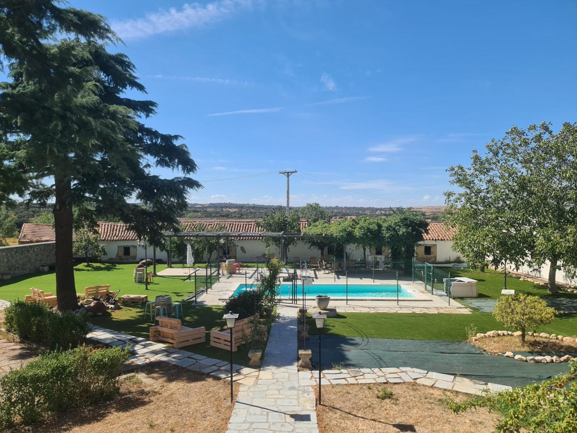 Casa Rural Palacio Conde De Aldana Con Piscina Entre Encinares Y Dehesas Terradillos Ngoại thất bức ảnh